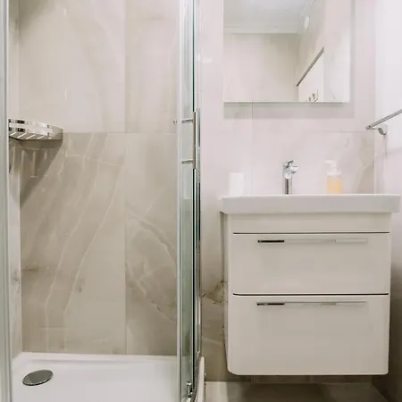 Art Deco Cathedral By Duhomes Appartement *