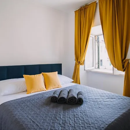 Art Deco Cathedral By Duhomes Apartment *