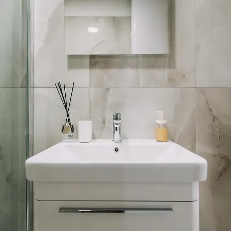 Apartment Art Deco Cathedral By Duhomes