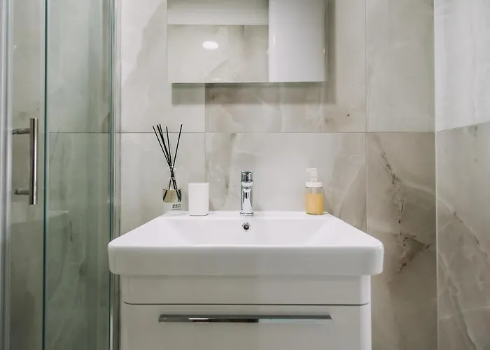 Appartement Art Deco Cathedral By Duhomes